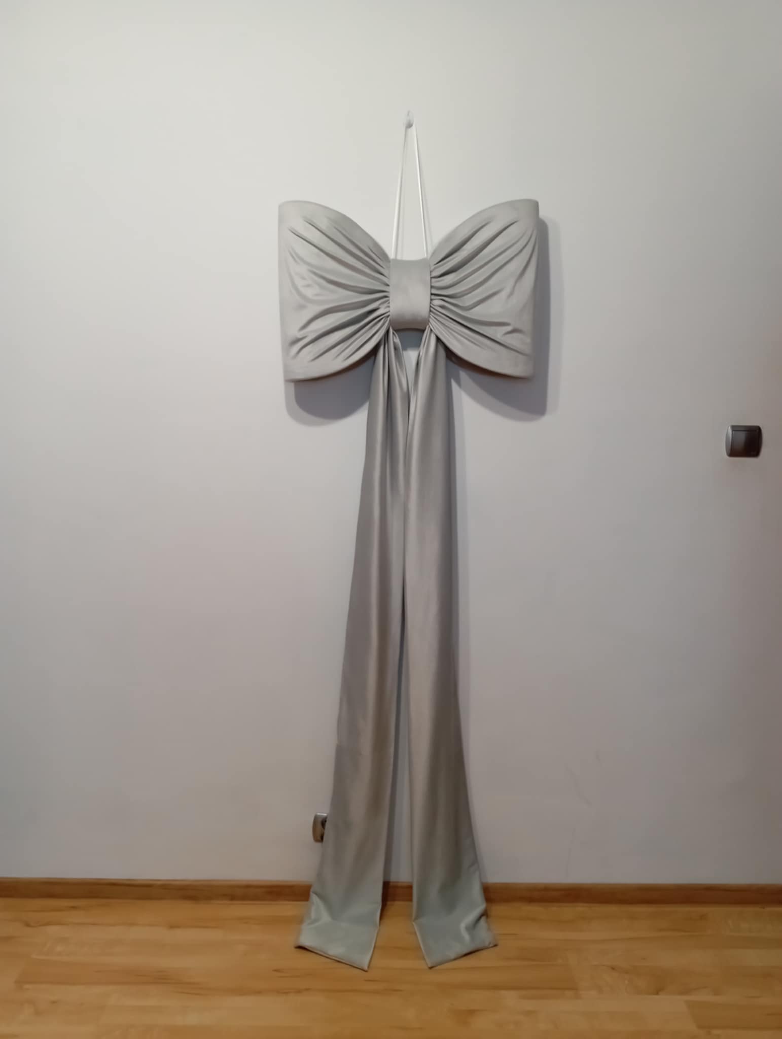 kokarda jasny szary zdjęcie 2