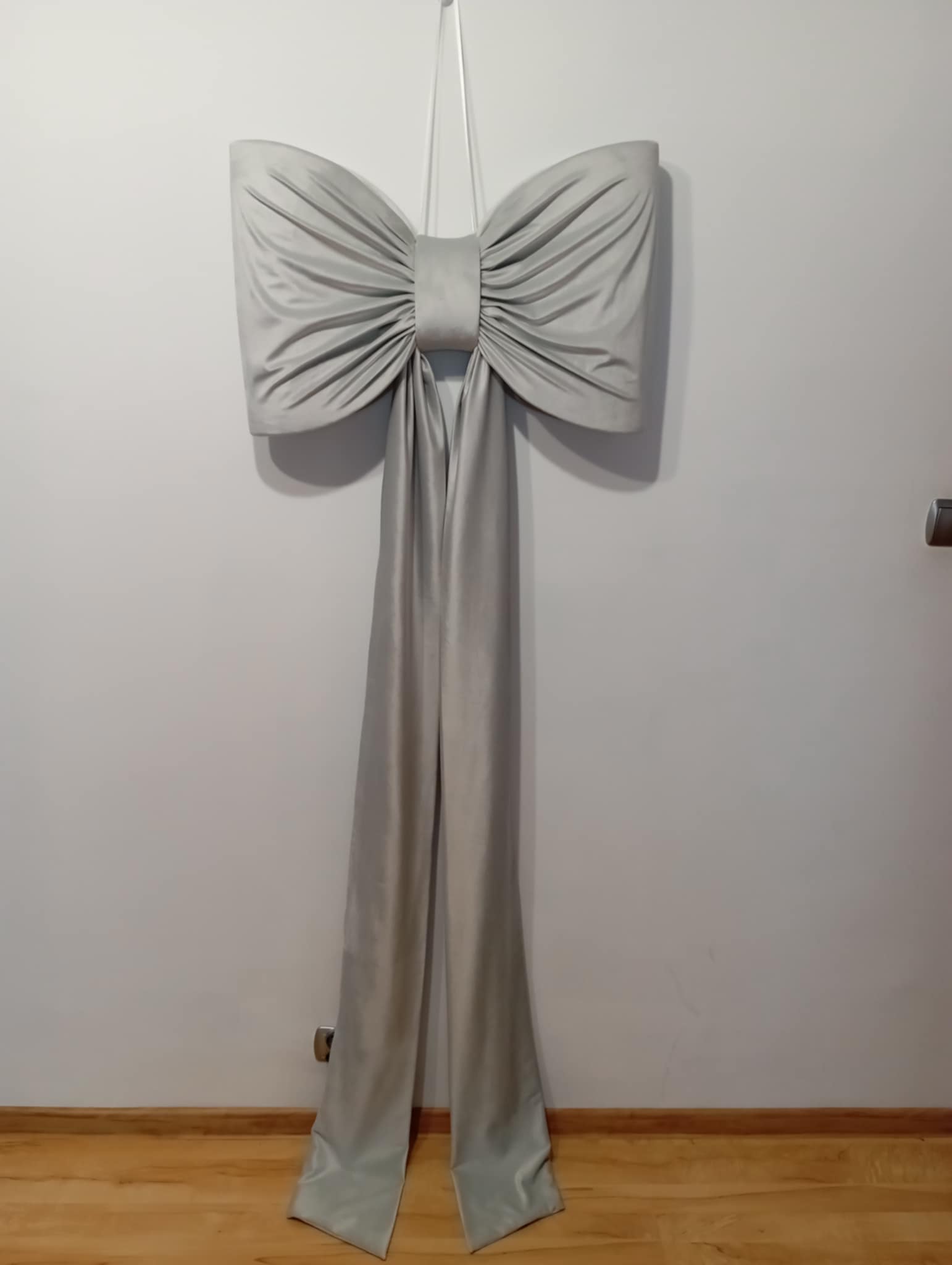 kokarda jasny szary zdjęcie 1