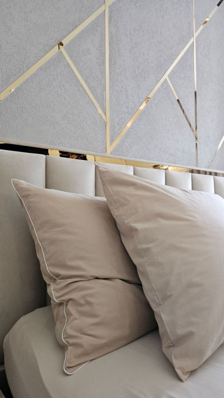 pościel beżowa z białą lamówką