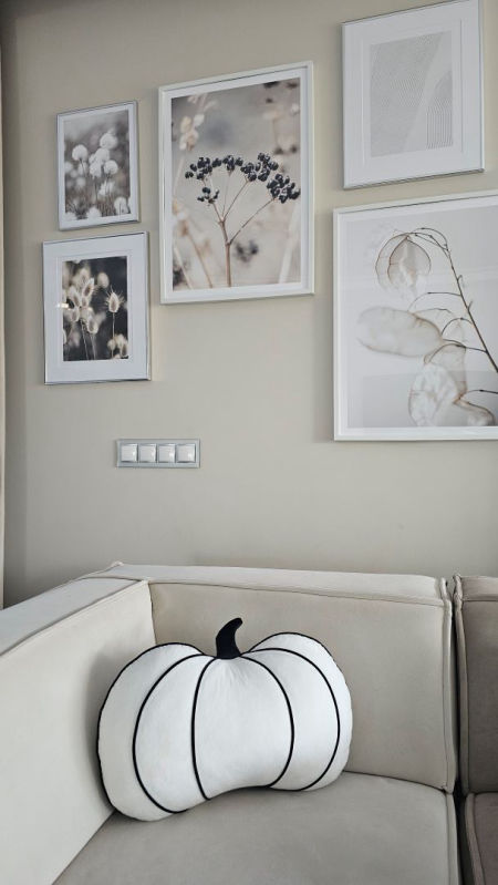 poduszka dynia złamana biel czarna lamówka