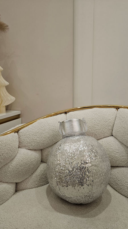 poduszka bombka cekiny srebro