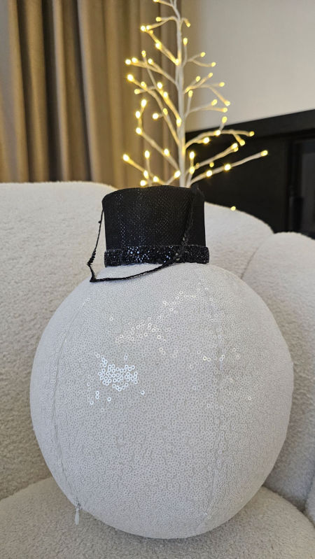 poduszka bombka cekinowa biała