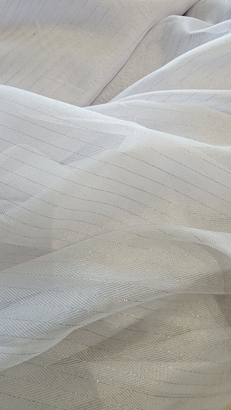 Tkanina firanowa jodełka ze srebrną nitką