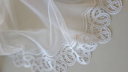 Bambus z haftem biała